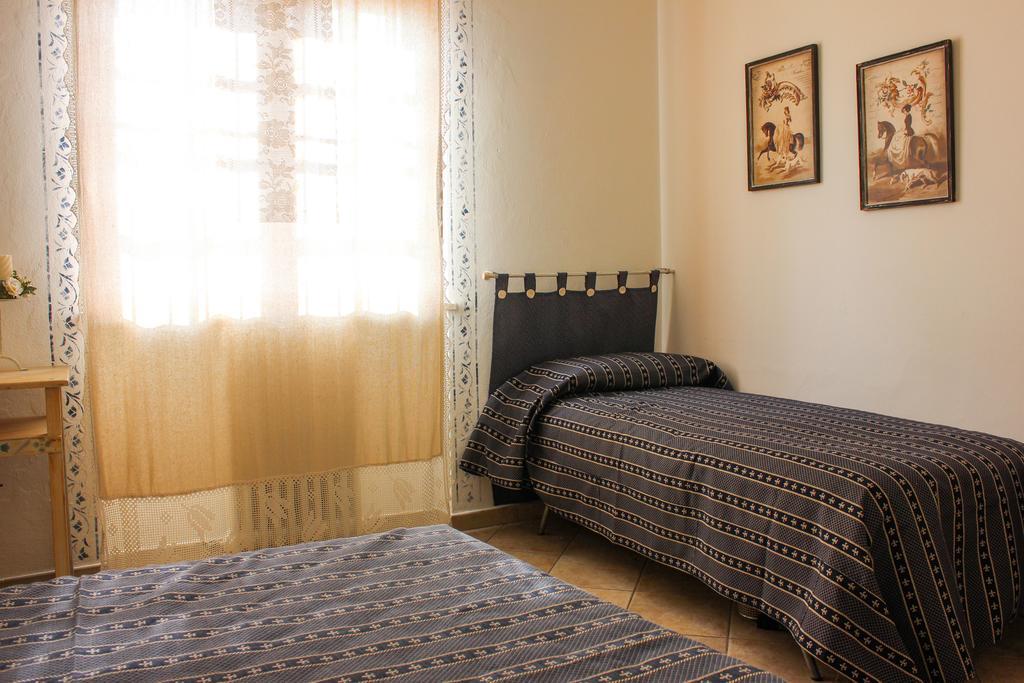 Bed and Breakfast "Lilla" Calci Habitación foto